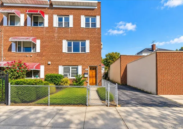 Multi family home for sale at 1562 Paulding Ave, New York, NY 10462 | MLS# 1068691