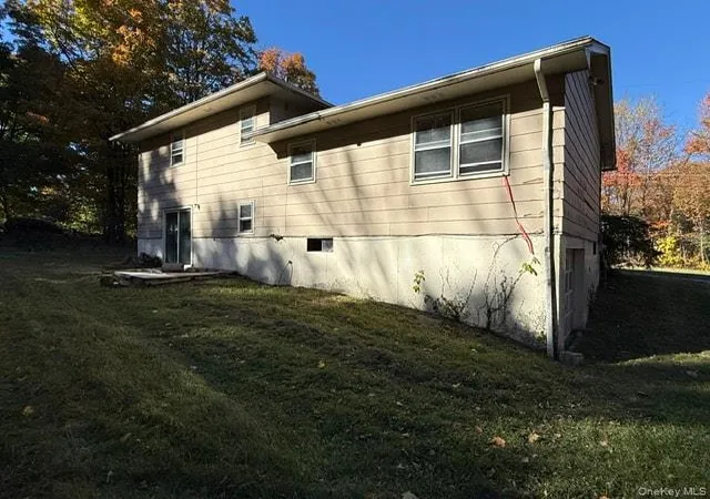Photo 3 of Single family home for sale at 712 California Ave, Wallkill, NY 10940 | MLS# 1068821 | Listing updated on 2026-10-31