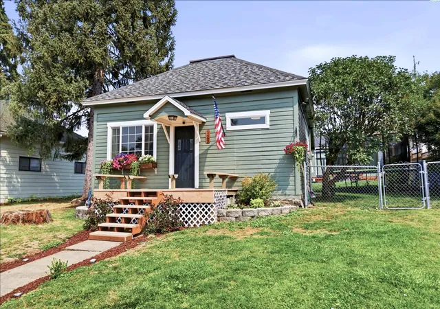 Photo 1 of Single family home for sale at 120 W Cannon St, Palouse, WA 99161 | MLS# 295496 | Listing updated on 2026-09-11