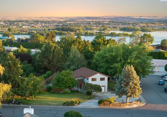 1st image of 3011 Lindemein Ct, Pasco, WA 99301 | MLS# 294135