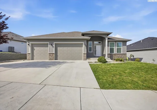 1st image of 2652 W 44th Pl, Kennewick, WA 99337 | MLS# 292556
