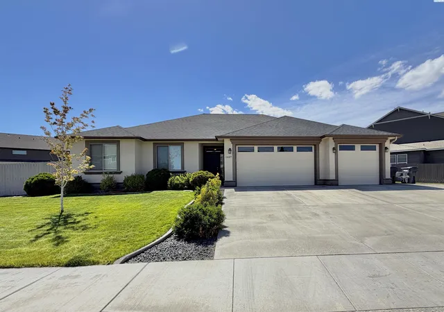 Homes for sale in West Richland, WA | 1407 Diamond Loop, West Richland, WA 99353 | MLS# 293870