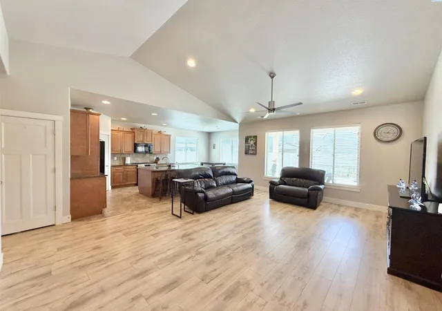 Homes for sale in West Richland, WA | 1407 Diamond Loop, West Richland, WA 99353 | MLS# 293870