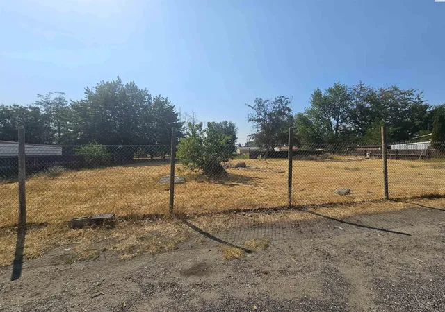Photo 2 of Land for sale at 18008 S Hawthorne St, Kennewick, WA 99337 | MLS# 295506 | Listing updated on 2026-09-18