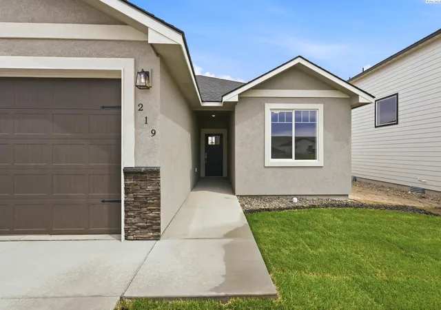 3rd image of 219 Packer St, Prosser, WA 99350 | MLS# 294196