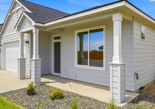 Homes for sale in Grandview, WA | 501 Sapphire Ave, Grandview, WA 98930 | MLS# 292823