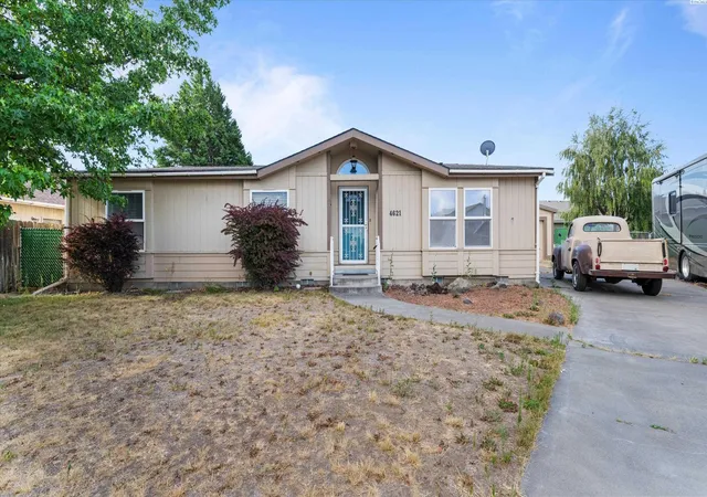 Homes for sale in Kennewick, WA | 4621 W Imnaha Ave, Kennewick, WA 99336 | MLS# 294667