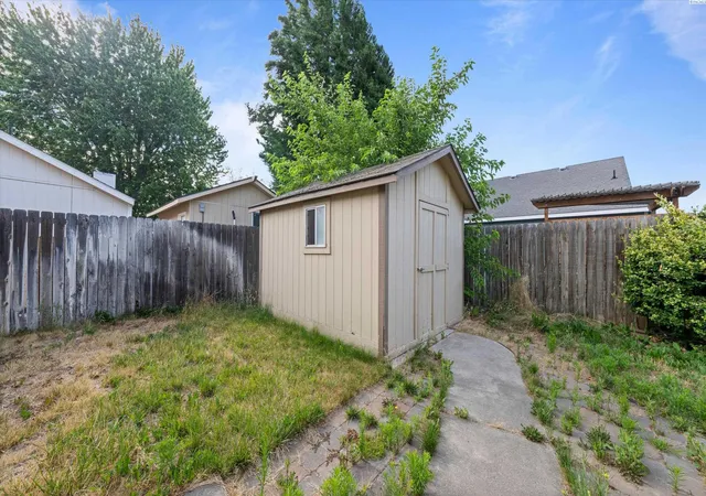 Homes for sale in Kennewick, WA | 4621 W Imnaha Ave, Kennewick, WA 99336 | MLS# 294667
