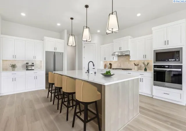 3rd image of 2910 Merak Rd, Richland, WA 99354 | MLS# 292045