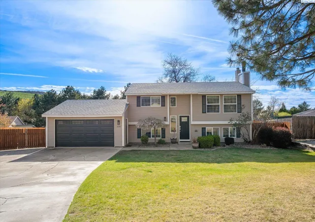 1st image of 1120 S Belfair St, Kennewick, WA 99338 | MLS# 294650