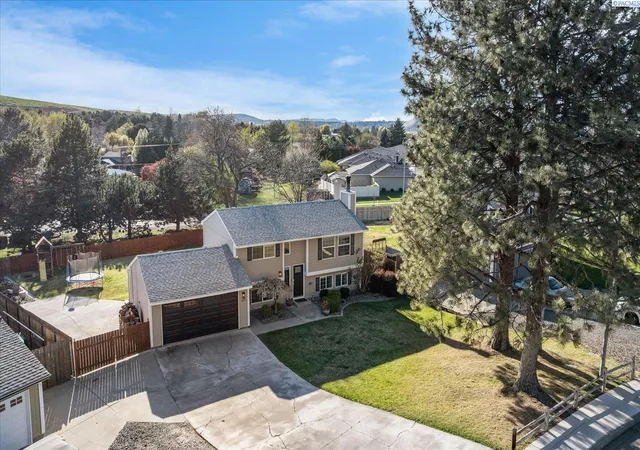 5th image of 1120 S Belfair St, Kennewick, WA 99338 | MLS# 294650
