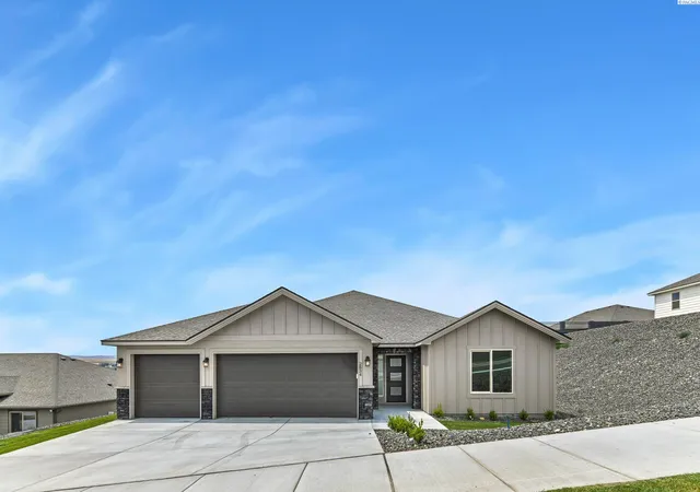 1st image of 2834 S Penn St, Kennewick, WA 99338 | MLS# 294062