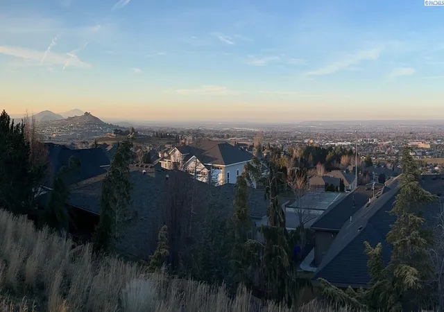 3rd image of 3716 W 49Th Ave, Kennewick, WA 99337 | MLS# 289265