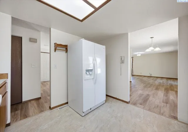 Photo 3 of Single family home for sale at 1711 S Kent, Kennewick, WA 99337 | MLS# 295528 | Listing updated on 2026-09-17