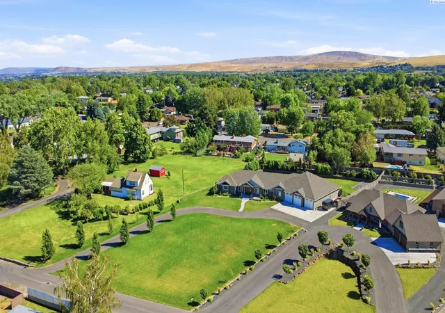 1st image of 903 W 22nd Pl, Kennewick, WA 99337 | MLS# 293994