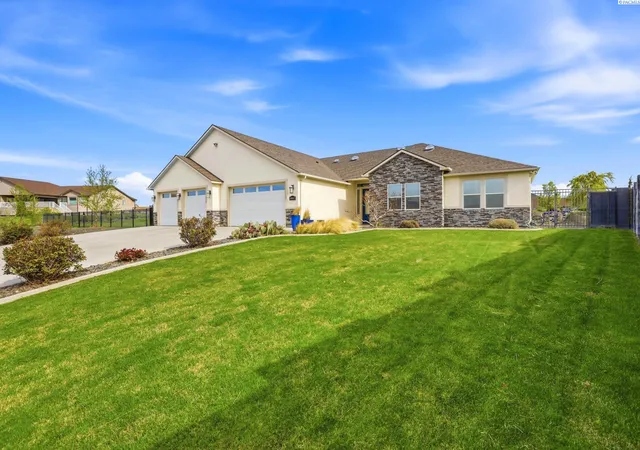 3rd image of 86612 Summit View Dr, Kennewick, WA 99338 | MLS# 292126