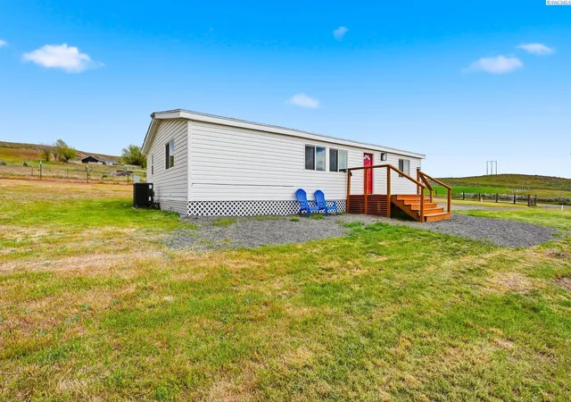 Homes for sale in Selah, WA | 671 Hull Road, Selah, WA 98942 | MLS# 294258