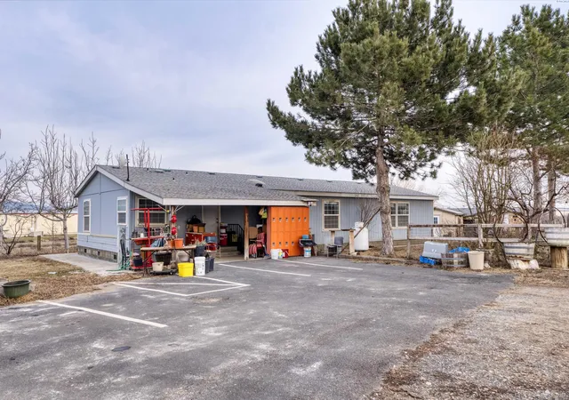 1st image of 1383 Puterbaugh Rd, Grandview, WA 98930 | MLS# 289940