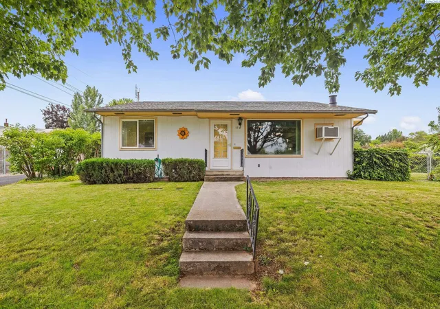 Homes for sale in Lewiston, ID | 1721 3Rd Street, Lewiston, ID 83501 | MLS# 294423