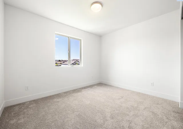 Photo 3 of Single family home for sale at 6562 W 30th Place, Kennewick, WA 99338 | MLS# 293888 | Listing updated on 2026-09-16