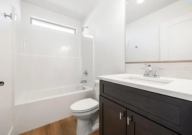 Photo 4 of Single family home for sale at 6562 W 30th Place, Kennewick, WA 99338 | MLS# 293888 | Listing updated on 2026-09-16