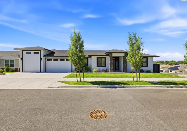 Homes for sale in Kennewick, WA | 6029 W 31st Ave, Kennewick, WA 99338 | MLS# 294019