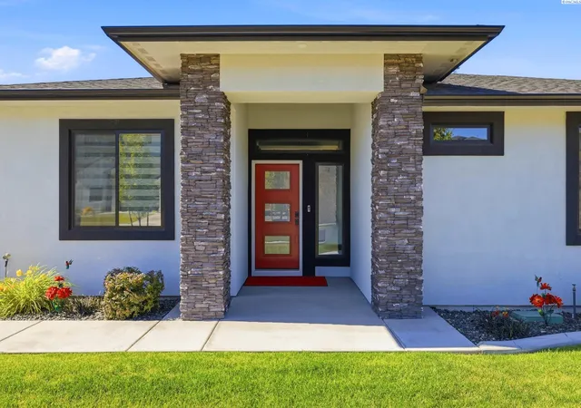 Homes for sale in Kennewick, WA | 6029 W 31St Ave, Kennewick, WA 99338 | MLS# 294019