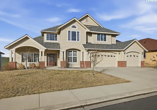 Homes for sale in Pullman, WA | 820 Nw Palouse View Ct, Pullman, WA 99163 | MLS# 290373