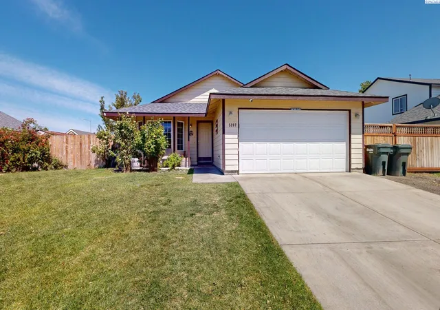 Homes for sale in Pasco, WA | 5207 Texada Lane, Pasco, WA 99301 | MLS# 294034