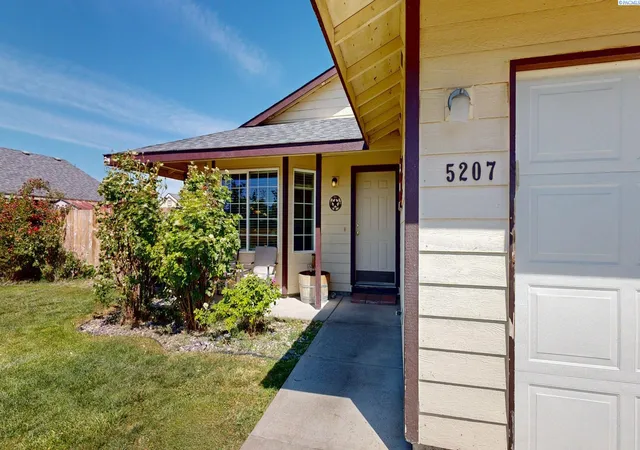 Homes for sale in Pasco, WA | 5207 Texada Lane, Pasco, WA 99301 | MLS# 294034