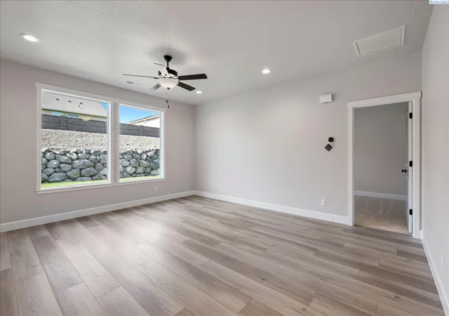 Photo 2 of Single family home for sale at 7243 W 29th Place, Kennewick, WA 99338 | MLS# 295710 | Listing updated on 2026-09-10