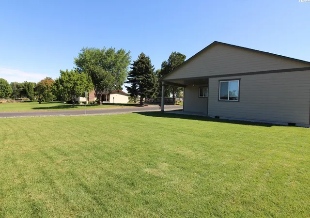 Homes for sale in Kennewick, WA | 16820 S Stevens Dr, Kennewick, WA 99337 | MLS# 294323