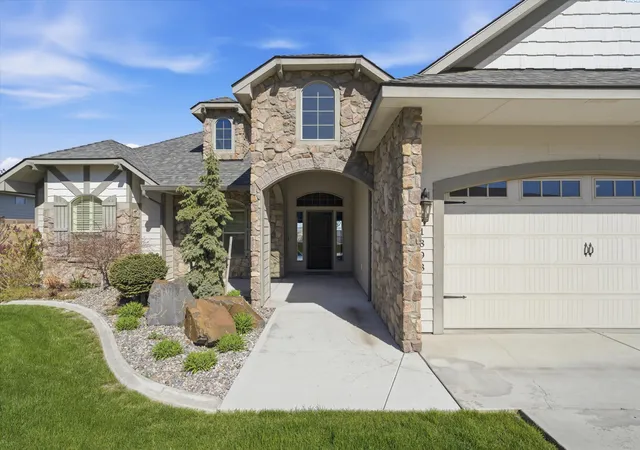 Homes for sale in Kennewick, WA | 1898 W 52Nd Ave, Kennewick, WA 99337 | MLS# 291613