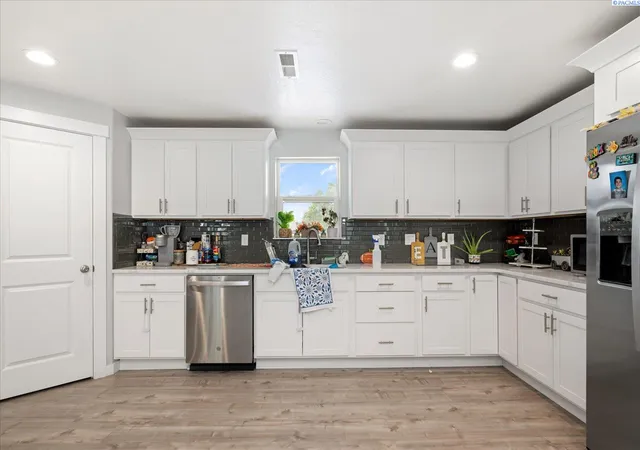 Photo 2 of Multi family home for sale at 1402 N Edison St, Kennewick, WA 99336 | MLS# 295125 | Listing updated on 2026-09-14