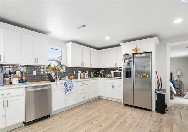 Photo 3 of Multi family home for sale at 1402 N Edison St, Kennewick, WA 99336 | MLS# 295125 | Listing updated on 2026-09-14