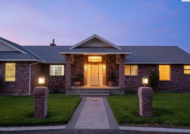 2nd image of 37129 S Olympia St, Kennewick, WA 99337 | MLS# 293399