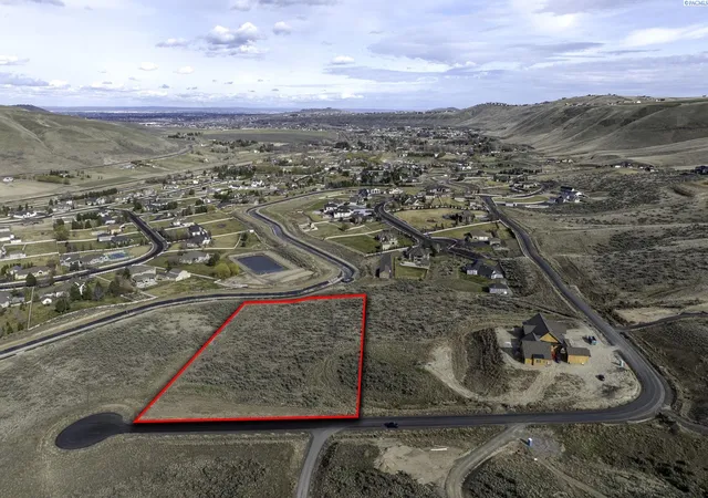 27th image of 72810 Homestead Rd, Kennewick, WA 99338 | MLS# 290773