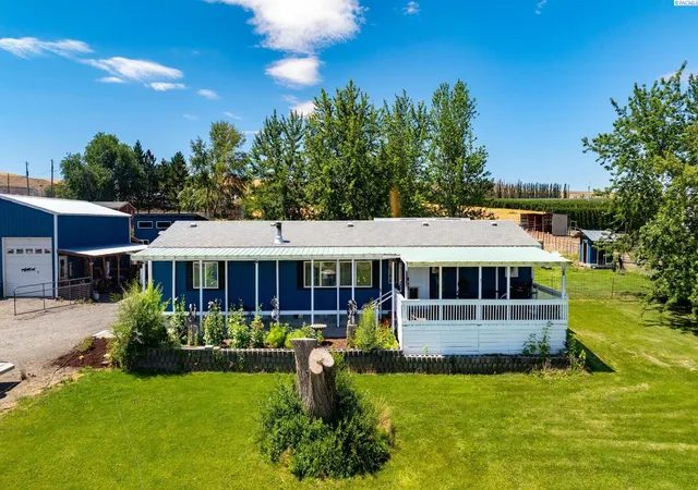Homes for sale in Kennewick, WA | 254440 E Sr 397, Kennewick, WA 99337 | MLS# 294346