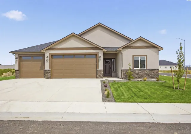 2nd image of 203 Packer St, Prosser, WA 99350 | MLS# 293980