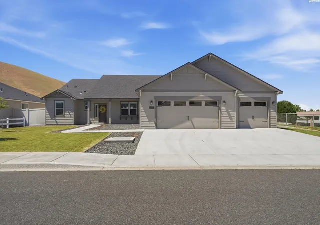 Photo 1 of Single family home for sale at 3827 Watkins Way, West Richland, WA 99353 | MLS# 293327 | Listing updated on 2026-09-13