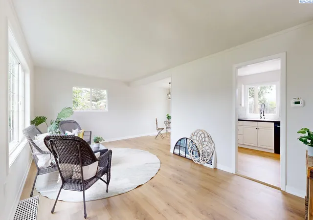 3rd image of 709 Comstock Street, Richland, WA 99352 | MLS# 294178