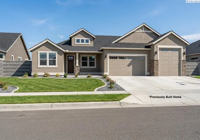 1st image of 3275 Emory Ave, Richland, WA 99354 | MLS# 294113