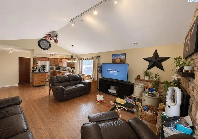 3rd image of 308 N Roberts Rd, Oakesdale, WA 99158 | MLS# 294038