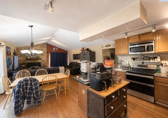 4th image of 308 N Roberts Rd, Oakesdale, WA 99158 | MLS# 294038