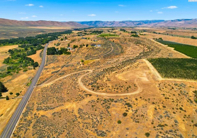 image of 17011 Ahtanum Road, Yakima, WA 98903 | MLS# 294151