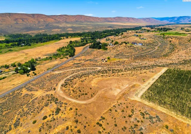image of 17011 Ahtanum Road, Yakima, WA 98903 | MLS# 294151