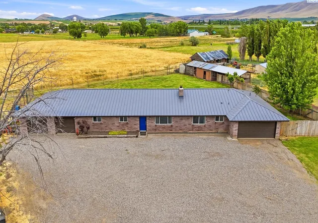 2nd image of 52005 N Whan, Benton City, WA 99320 | MLS# 293728