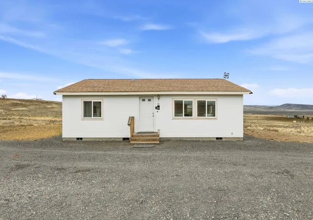 Homes for sale in Selah, WA | 256 Wenas View Dr, Selah, WA 98942 | MLS# 294256