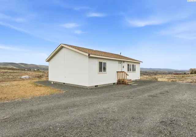 Homes for sale in Selah, WA | 256 Wenas View Dr, Selah, WA 98942 | MLS# 294256