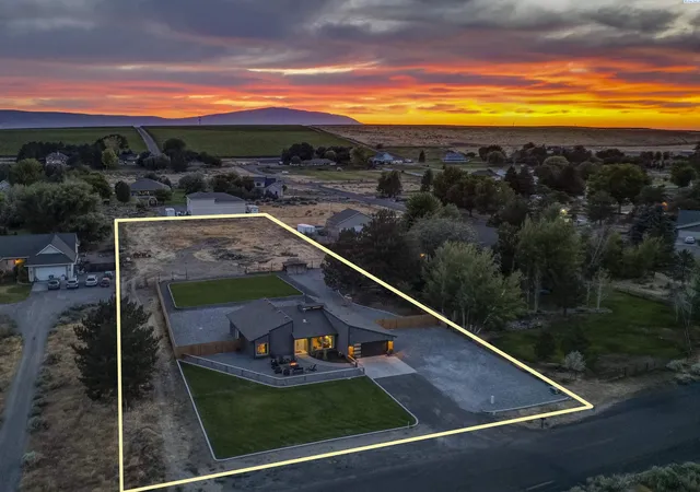 Homes for sale in West Richland, WA | 99502 N Lenore Lane, West Richland, WA 99353 | MLS# 294459